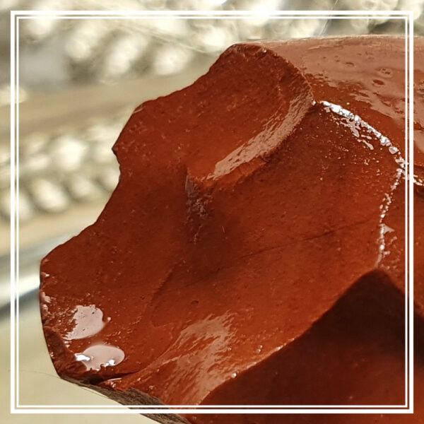 Jaspis czerwony - naturalny minerał, bryła, bryłka. Sklep z minerałami Poznań. Biżuteria z minerałów, kamienie ozdobne, kolekcjonerskie.