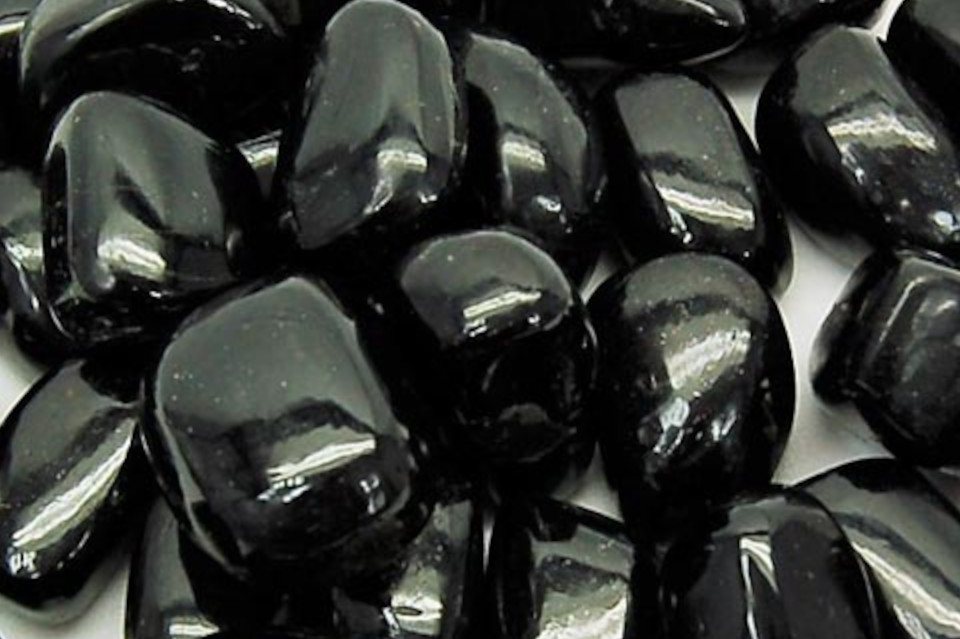 Turmalin - znaczenie, opis i właściwości minerałów. Sklep z minerałami, biżuteria, minerały Poznań