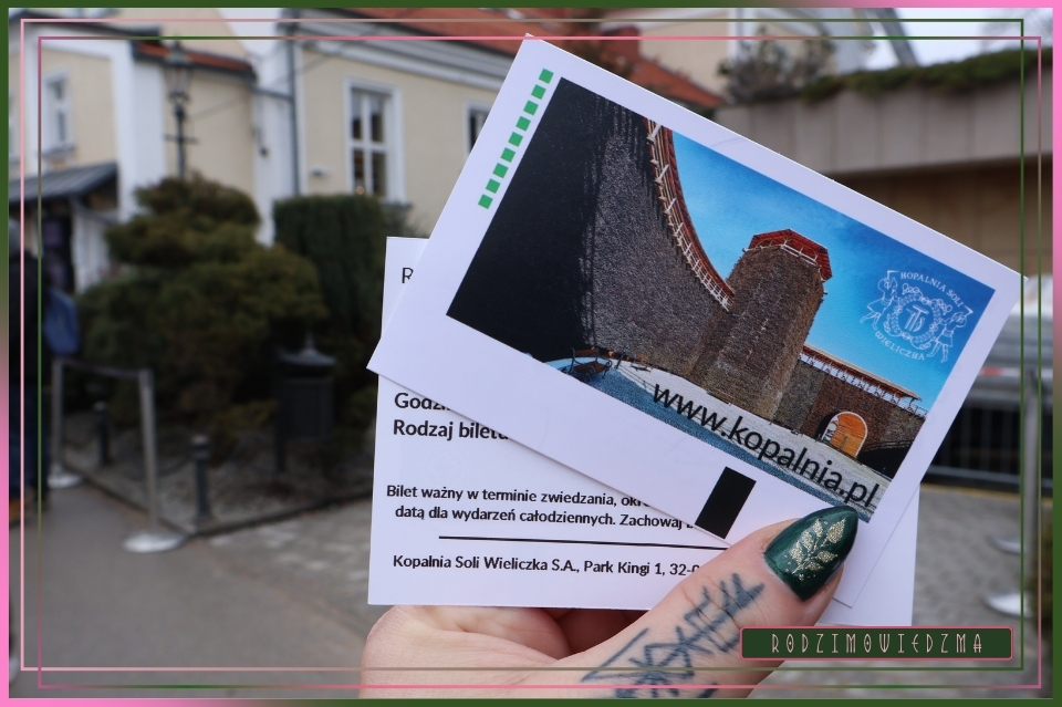 Kopalnia Soli w Wieliczce. Zwiedzanie Wieliczki. Zdjęcia Wieliczka. Recenzja, opinia, artykuł. Fotorelacja z Wieliczki. Zwiedzanie z przewodnikiem. Wieliczka dla dzieci. Kraków w weekend. Zwiedzanie Krakowa w jeden dzień. Wiedźma w trasie - RodzimoWiedźma.