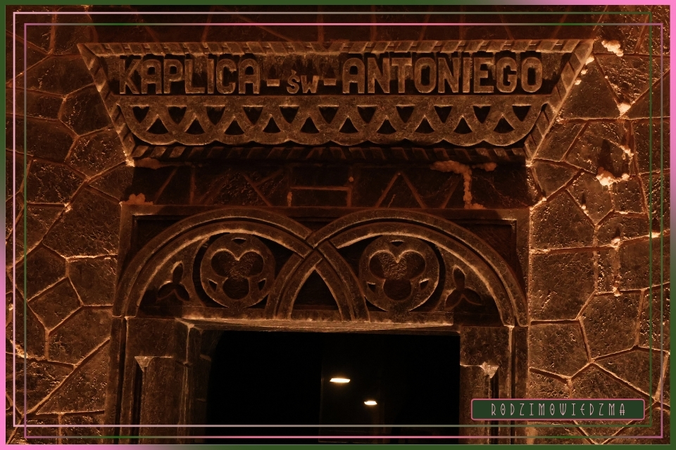 Kopalnia Soli w Wieliczce. Zwiedzanie Wieliczki. Zdjęcia Wieliczka. Recenzja, opinia, artykuł. Fotorelacja z Wieliczki. Zwiedzanie z przewodnikiem. Wieliczka dla dzieci. Kraków w weekend. Zwiedzanie Krakowa w jeden dzień. Wiedźma w trasie - RodzimoWiedźma.