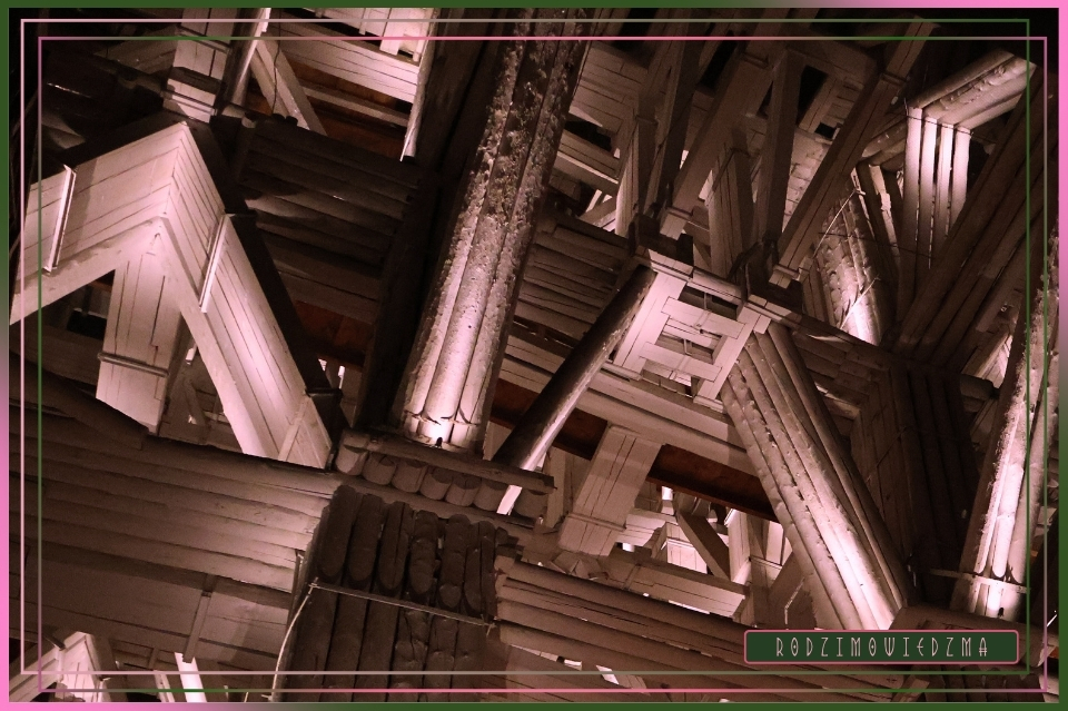 Kopalnia Soli w Wieliczce. Zwiedzanie Wieliczki. Zdjęcia Wieliczka. Recenzja, opinia, artykuł. Fotorelacja z Wieliczki. Zwiedzanie z przewodnikiem. Wieliczka dla dzieci. Kraków w weekend. Zwiedzanie Krakowa w jeden dzień. Wiedźma w trasie - RodzimoWiedźma.