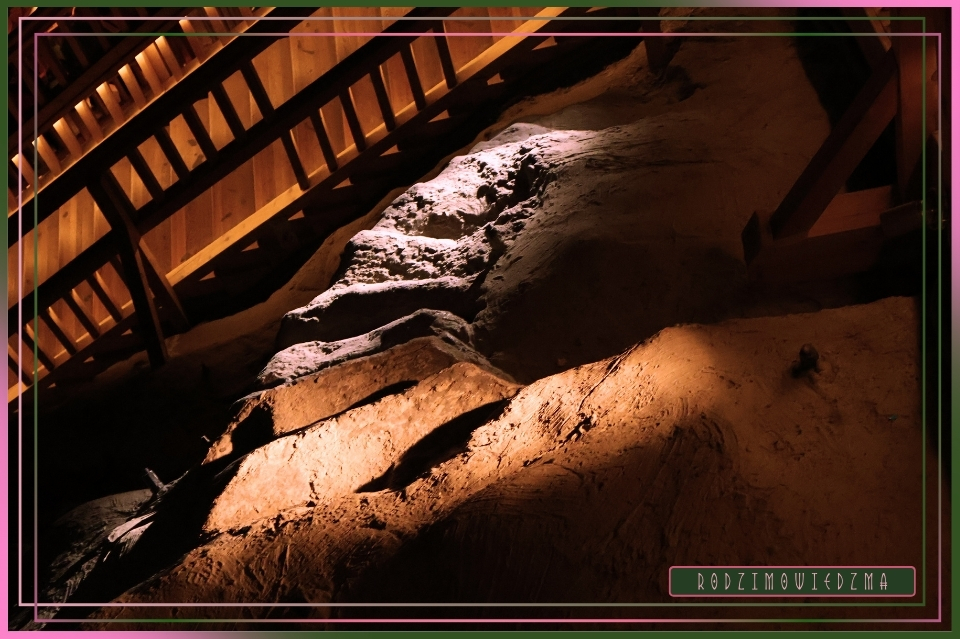 Kopalnia Soli w Wieliczce. Zwiedzanie Wieliczki. Zdjęcia Wieliczka. Recenzja, opinia, artykuł. Fotorelacja z Wieliczki. Zwiedzanie z przewodnikiem. Wieliczka dla dzieci. Kraków w weekend. Zwiedzanie Krakowa w jeden dzień. Wiedźma w trasie - RodzimoWiedźma.