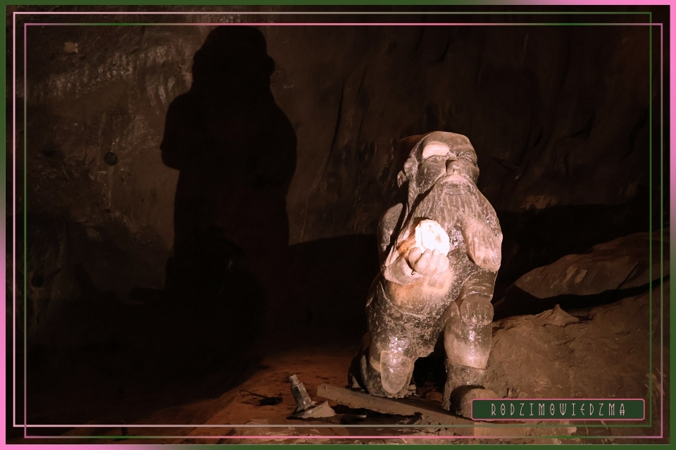 Kopalnia Soli w Wieliczce. Zwiedzanie Wieliczki. Zdjęcia Wieliczka. Recenzja, opinia, artykuł. Fotorelacja z Wieliczki. Zwiedzanie z przewodnikiem. Wieliczka dla dzieci. Kraków w weekend. Zwiedzanie Krakowa w jeden dzień. Wiedźma w trasie - RodzimoWiedźma.