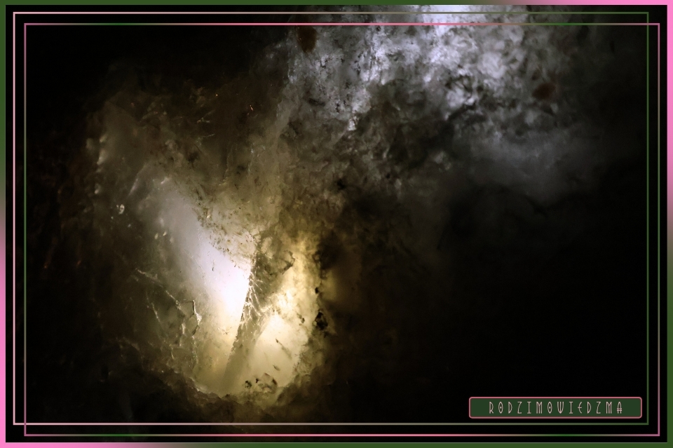 Kopalnia Soli w Wieliczce. Zwiedzanie Wieliczki. Zdjęcia Wieliczka. Recenzja, opinia, artykuł. Fotorelacja z Wieliczki. Zwiedzanie z przewodnikiem. Wieliczka dla dzieci. Kraków w weekend. Zwiedzanie Krakowa w jeden dzień. Wiedźma w trasie - RodzimoWiedźma.
