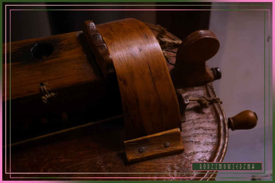 GMACH GŁÓWNY – Muzeum Narodowe • Kraków 🧹 Wiedźma w Trasie • Zwiedzam Polskę. Zdjęcia, opinia, rezencja, opinia, artykuł. Fotorelacja z muzeum Kraków. Zwiedzanie z przewodnikiem. Muzeum w Krakowie. Kraków w weekend. Zwiedzanie Krakowa w jeden dzień. Wiedźma w trasie - RodzimoWiedźma.